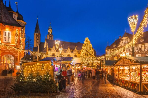 Global Festivities Unite: Christmas Celebrations Around the World Illuminate the Holiday Season
