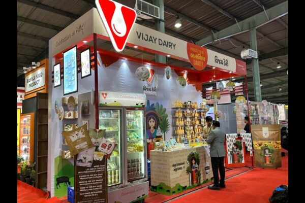 સુરતની Vijay Dairyને ખાદ્ય ખોરાક 2023માં Best Innovative Display નો એવોર્ડ આપવામાં આવ્યો